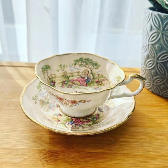 Paragon Tea Cup and Saucer, GAINSBOROUGH Antique Series  Quatrefoil - Picture 5 of 10